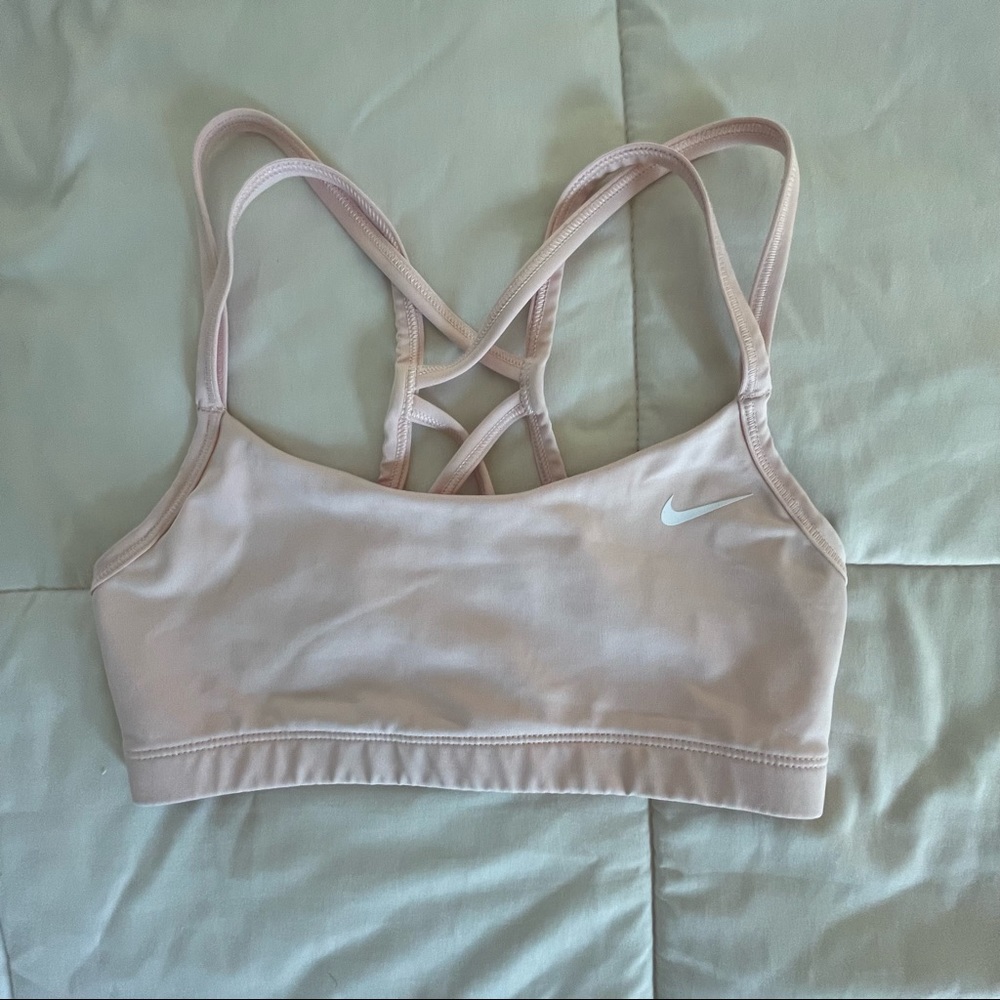 pink nike sports bra